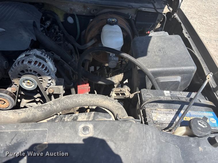 image for item FC4652 2005 GMC Sierra 1500 Crew Cab pickup truck