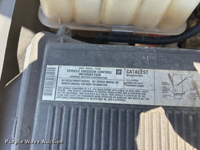 image for item FC4652 2005 GMC Sierra 1500 Crew Cab pickup truck