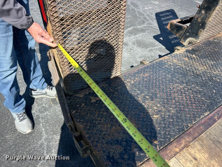 image for item FC5370 2019 Rice equipment trailer