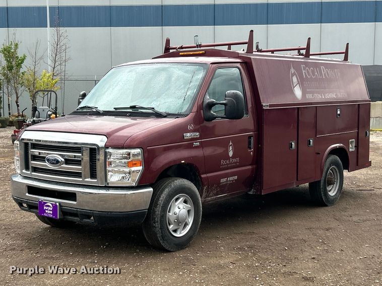 2017 Ford E350 Super Duty utility van