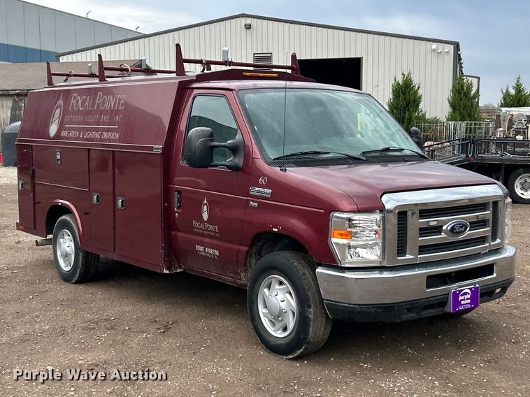 image for item FC5416 2017 Ford E350 Super Duty utility van