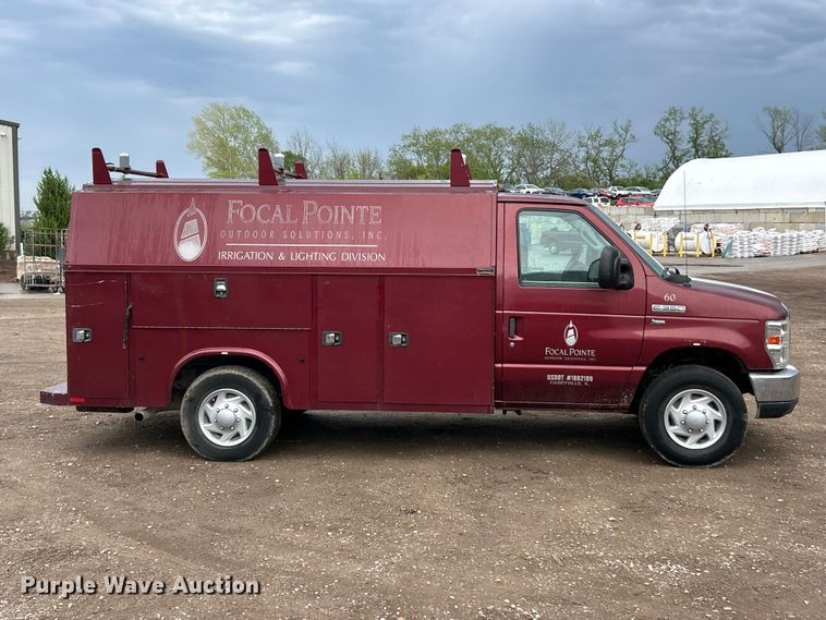 image for item FC5416 2017 Ford E350 Super Duty utility van