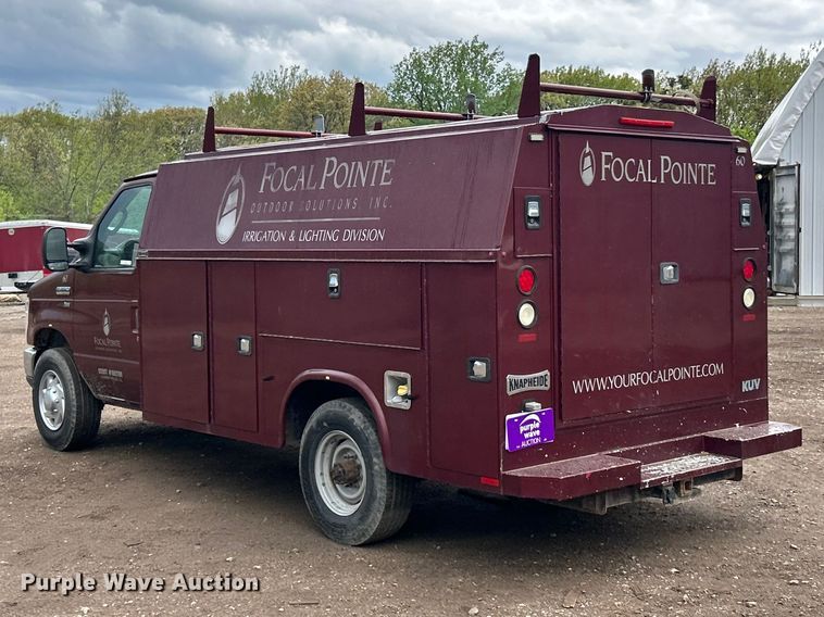 image for item FC5416 2017 Ford E350 Super Duty utility van
