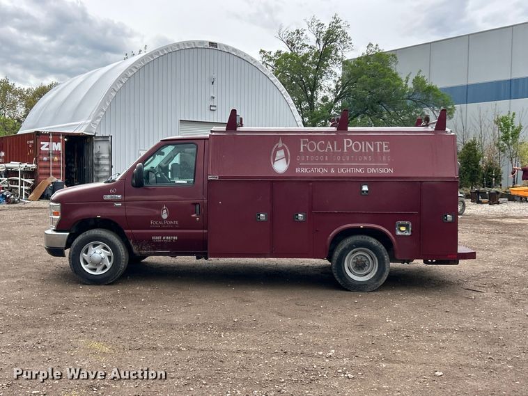 image for item FC5416 2017 Ford E350 Super Duty utility van