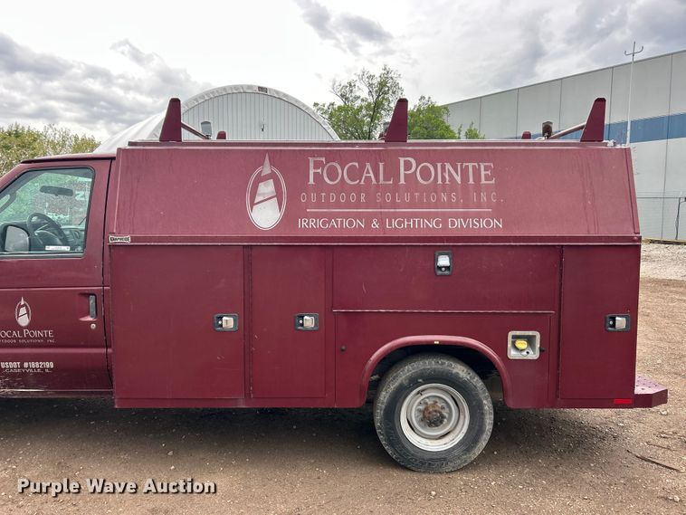 image for item FC5416 2017 Ford E350 Super Duty utility van