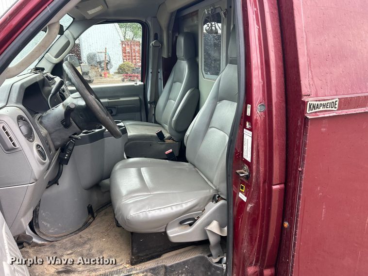 image for item FC5416 2017 Ford E350 Super Duty utility van