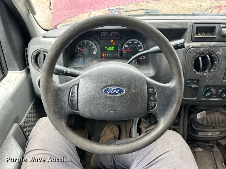 image for item FC5416 2017 Ford E350 Super Duty utility van