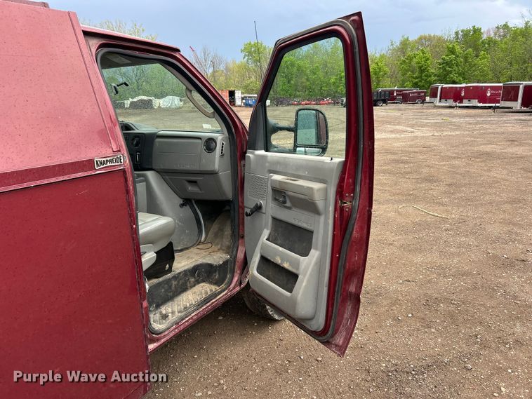 image for item FC5416 2017 Ford E350 Super Duty utility van