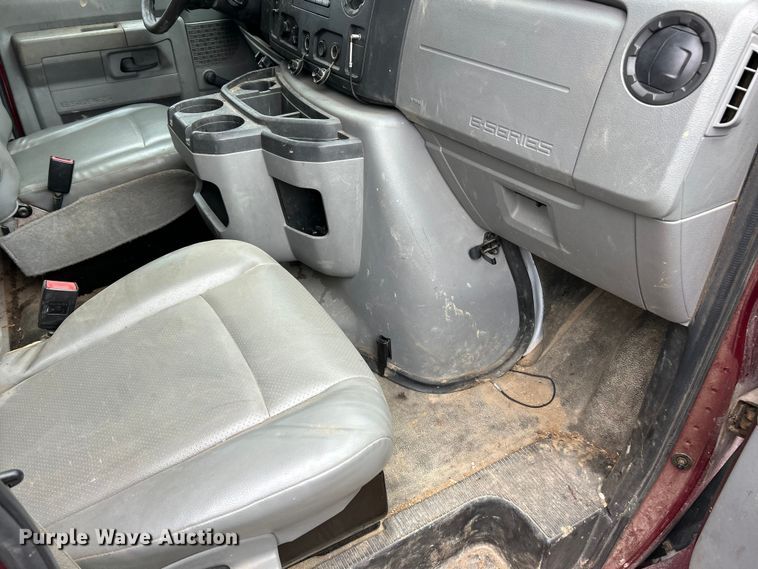 image for item FC5416 2017 Ford E350 Super Duty utility van