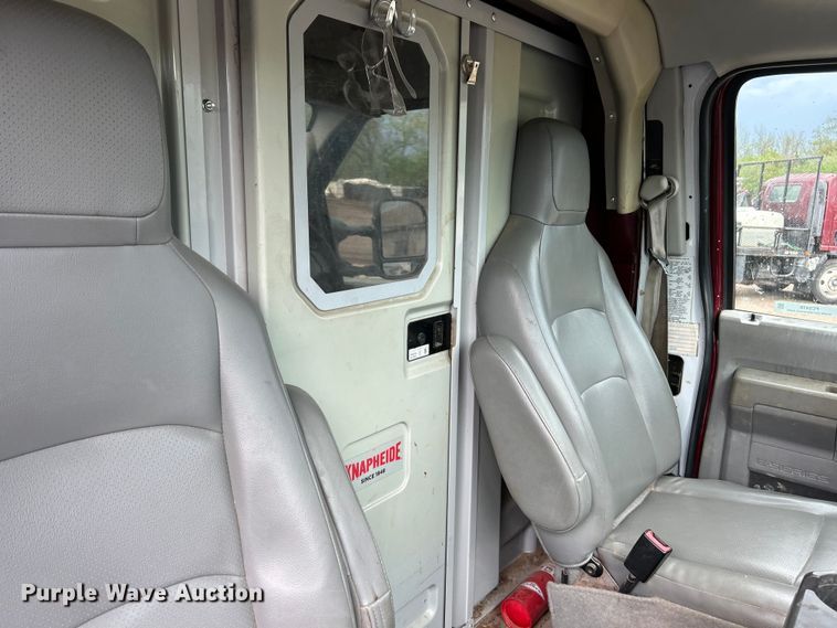 image for item FC5416 2017 Ford E350 Super Duty utility van