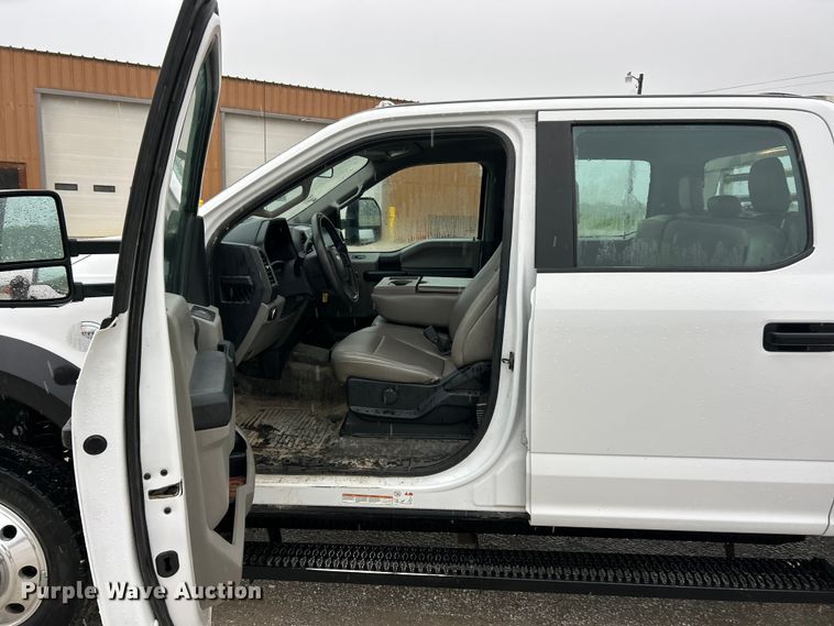 image for item FC5460 2020 Ford F550 Super Duty XL flatbed truck