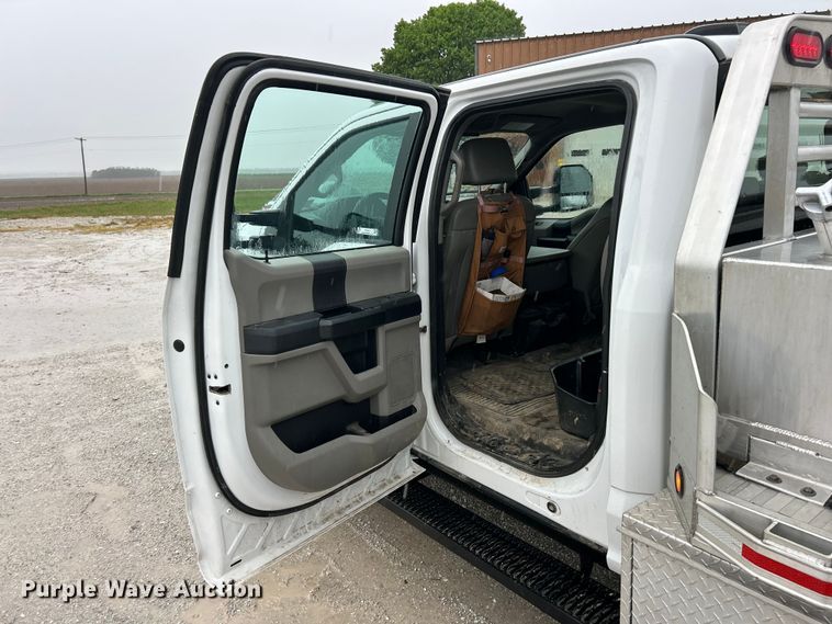 image for item FC5460 2020 Ford F550 Super Duty XL flatbed truck