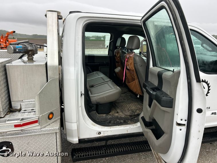 image for item FC5460 2020 Ford F550 Super Duty XL flatbed truck