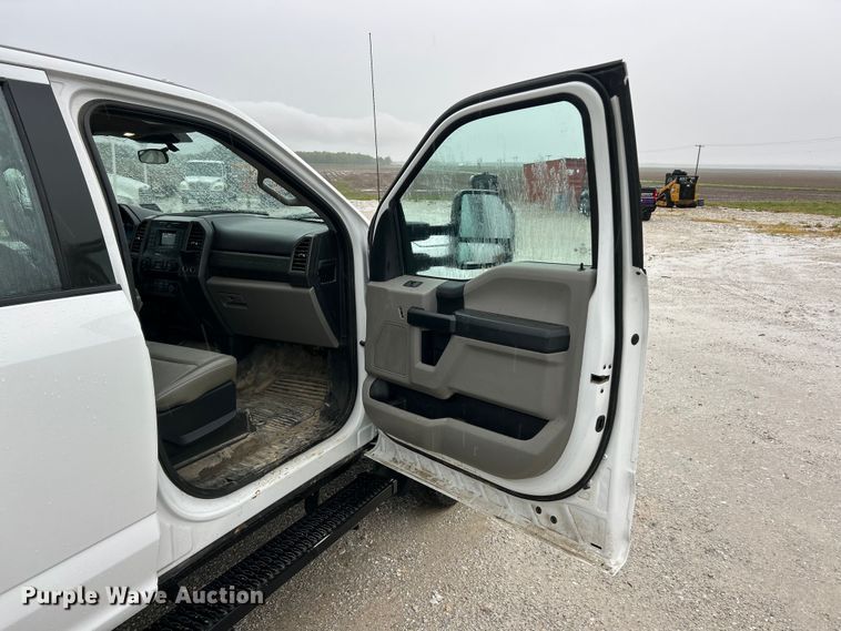 image for item FC5460 2020 Ford F550 Super Duty XL flatbed truck