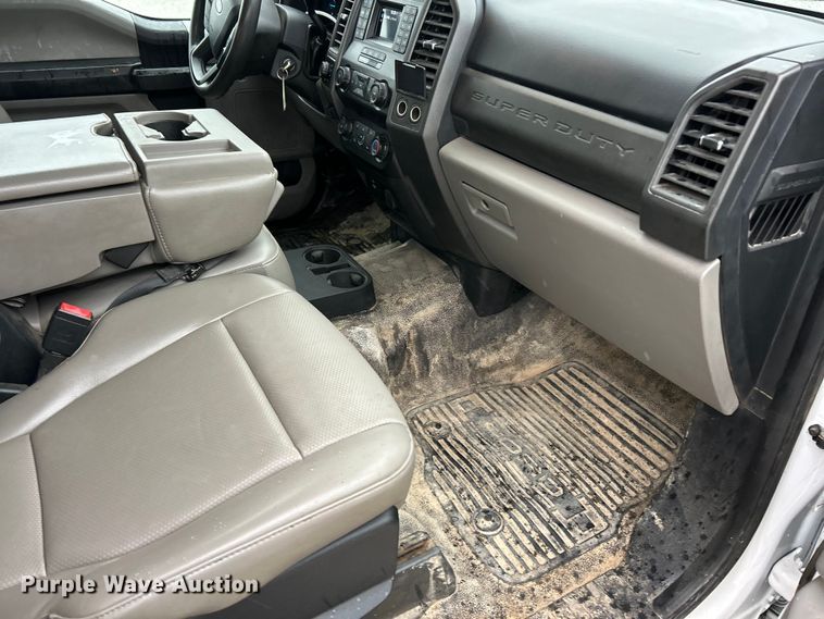 image for item FC5460 2020 Ford F550 Super Duty XL flatbed truck