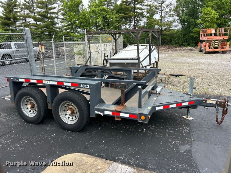 image for item FC5464 2013 JLG Trailer  1012 equipment trailer