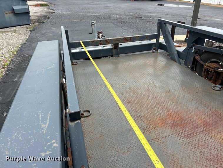 image for item FC5464 2013 JLG Trailer  1012 equipment trailer