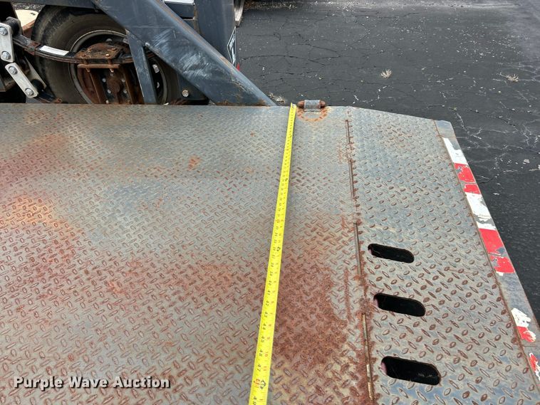 image for item FC5464 2013 JLG Trailer  1012 equipment trailer