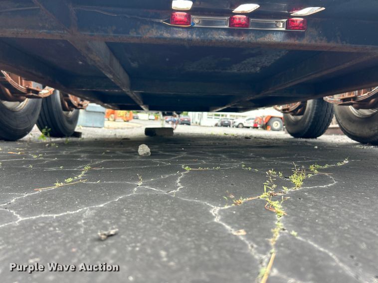image for item FC5464 2013 JLG Trailer  1012 equipment trailer