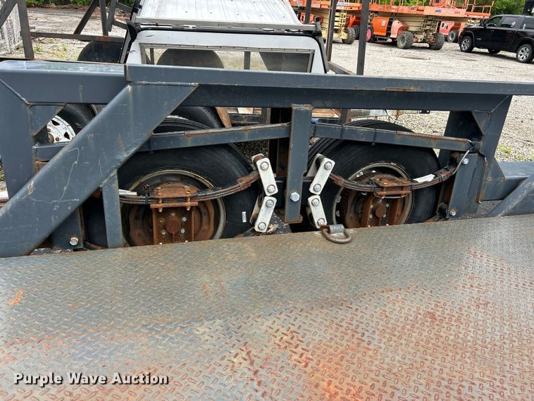 image for item FC5464 2013 JLG Trailer  1012 equipment trailer