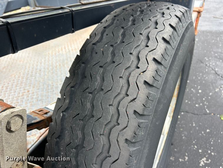 image for item FC5464 2013 JLG Trailer  1012 equipment trailer