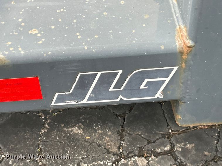 image for item FC5464 2013 JLG Trailer  1012 equipment trailer