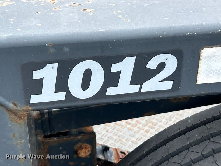 image for item FC5464 2013 JLG Trailer  1012 equipment trailer