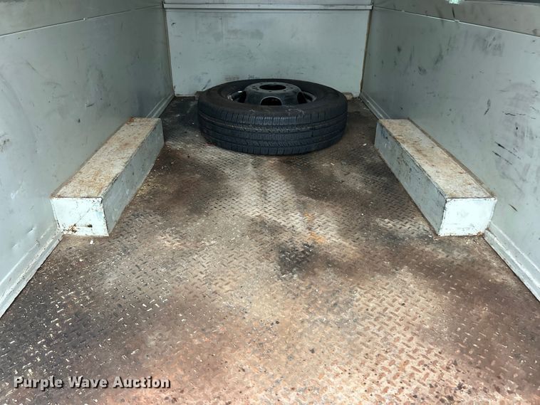 image for item FC5471 2013 Ford F350 Super Duty utility bed pickup truck