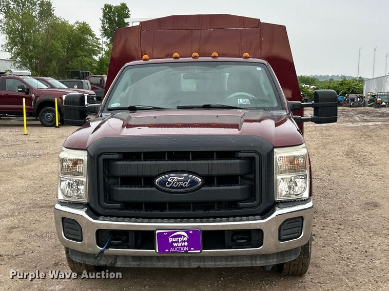 image for item FC5471 2013 Ford F350 Super Duty utility bed pickup truck
