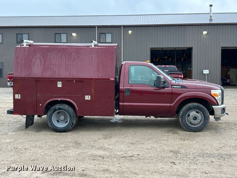 image for item FC5471 2013 Ford F350 Super Duty utility bed pickup truck