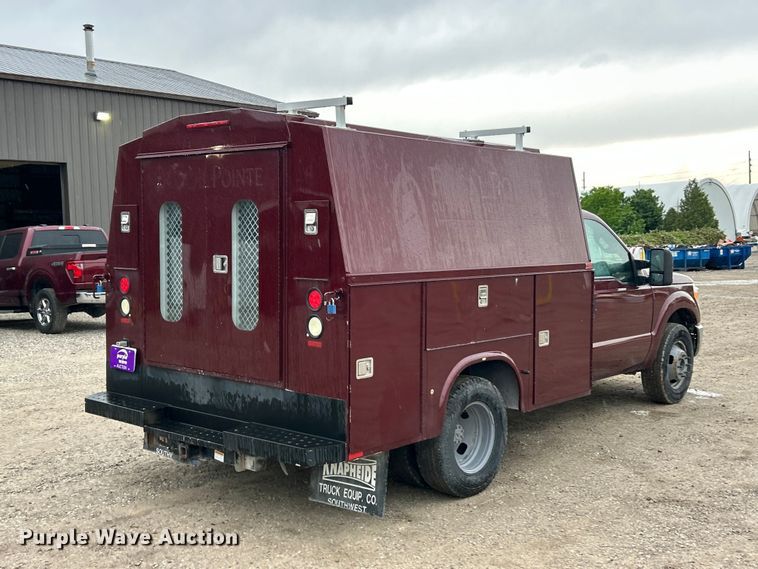 image for item FC5471 2013 Ford F350 Super Duty utility bed pickup truck