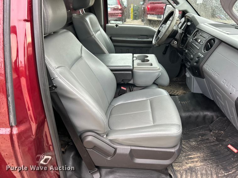 image for item FC5471 2013 Ford F350 Super Duty utility bed pickup truck