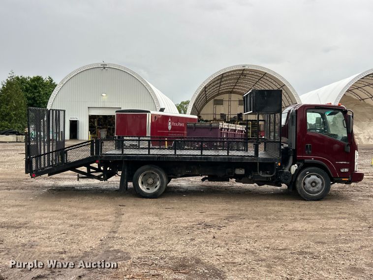 image for item FC5472 2015 Isuzu NPR HD flatbed truck