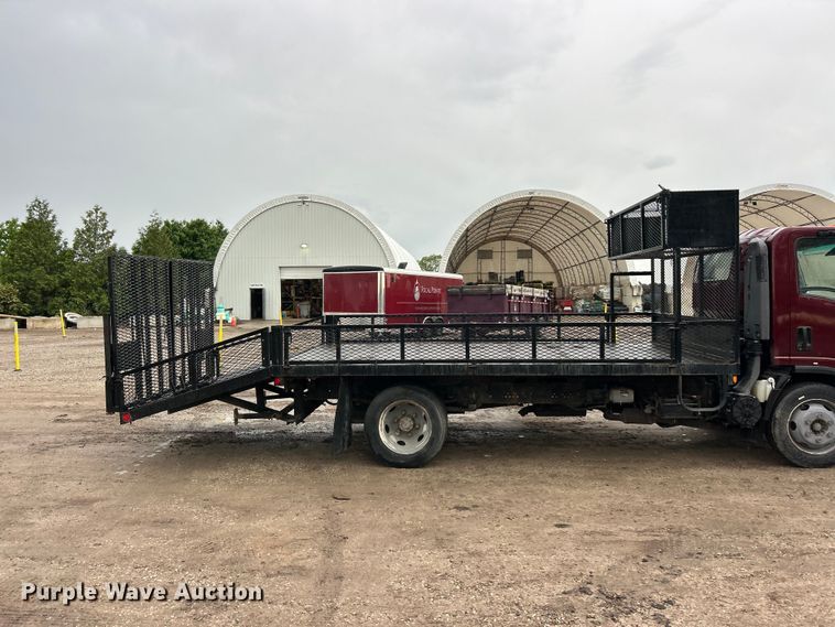 image for item FC5472 2015 Isuzu NPR HD flatbed truck