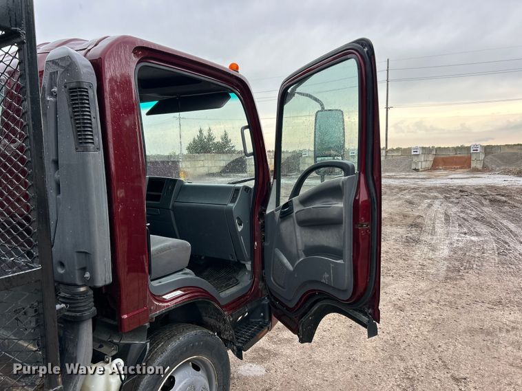 image for item FC5472 2015 Isuzu NPR HD flatbed truck