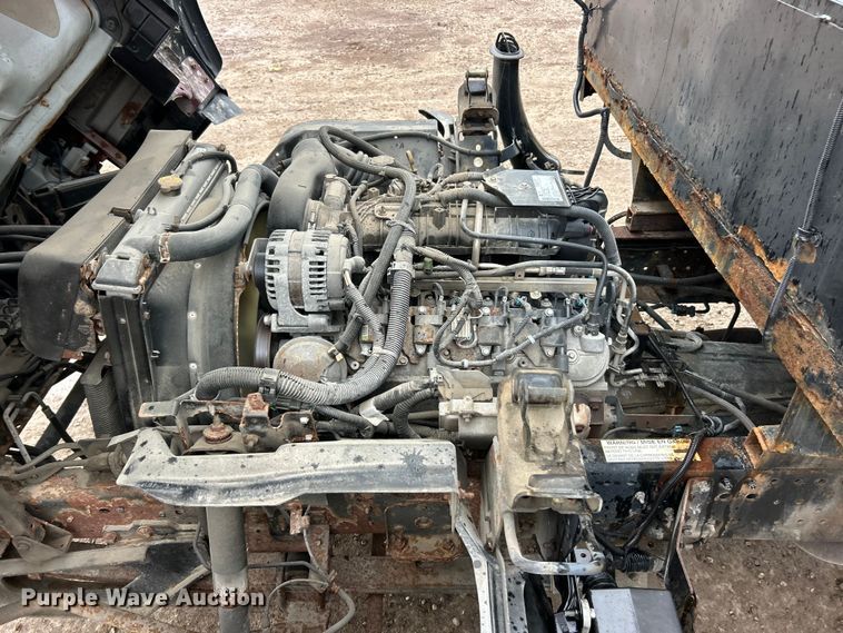 image for item FC5472 2015 Isuzu NPR HD flatbed truck