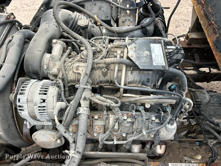 image for item FC5472 2015 Isuzu NPR HD flatbed truck