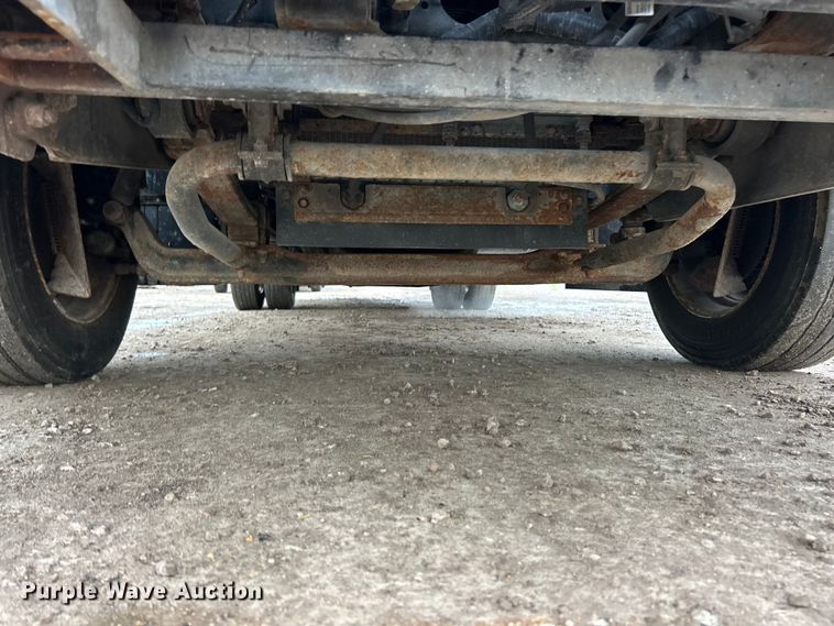 image for item FC5472 2015 Isuzu NPR HD flatbed truck