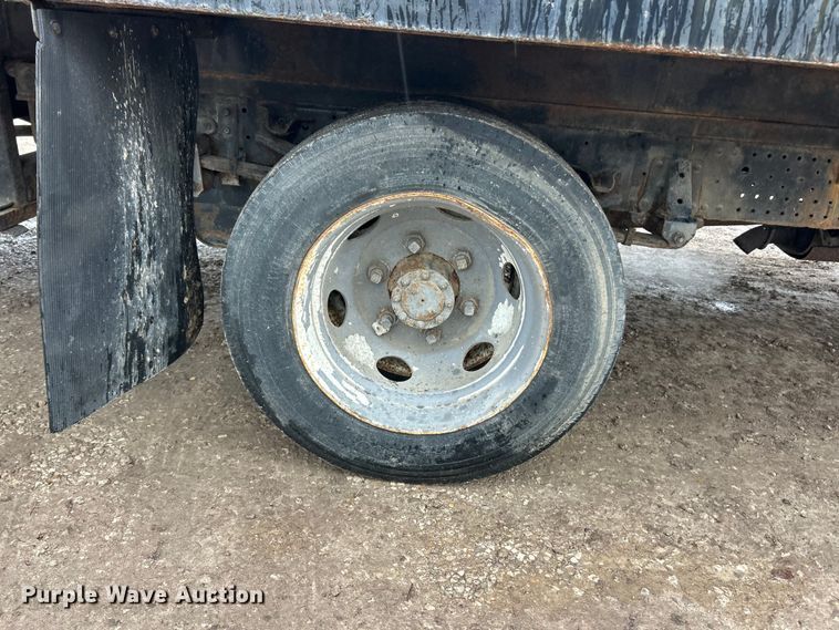 image for item FC5472 2015 Isuzu NPR HD flatbed truck