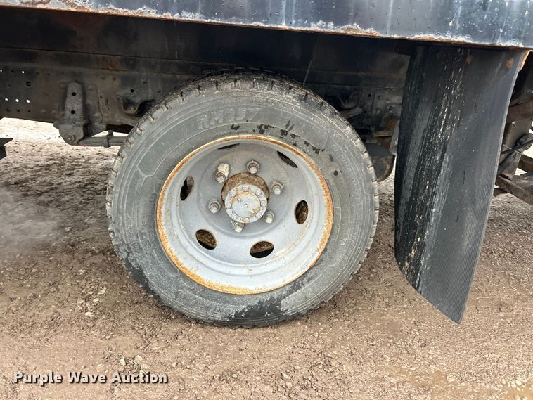 image for item FC5472 2015 Isuzu NPR HD flatbed truck