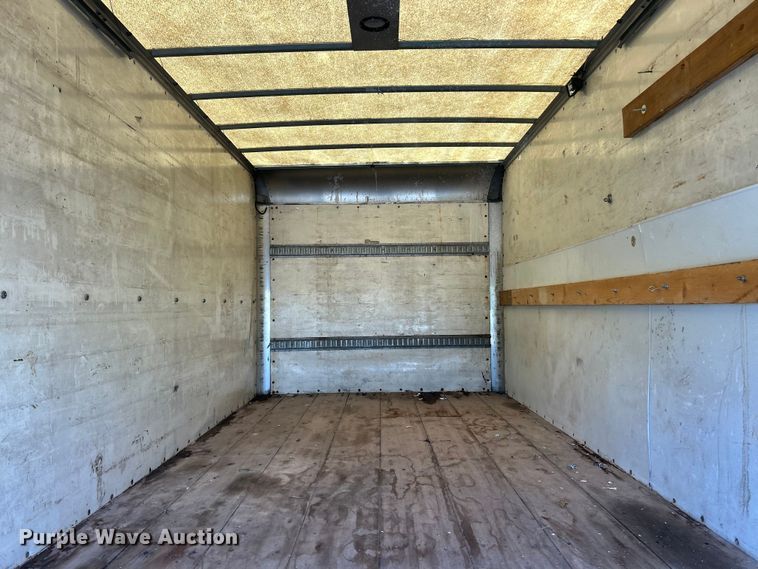 image for item FC5475 2005 Isuzu NPR-HD box truck