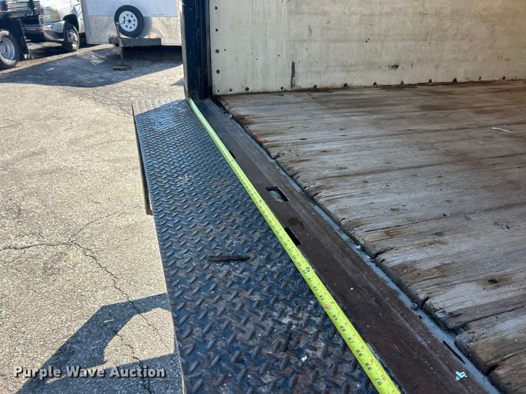 image for item FC5475 2005 Isuzu NPR-HD box truck