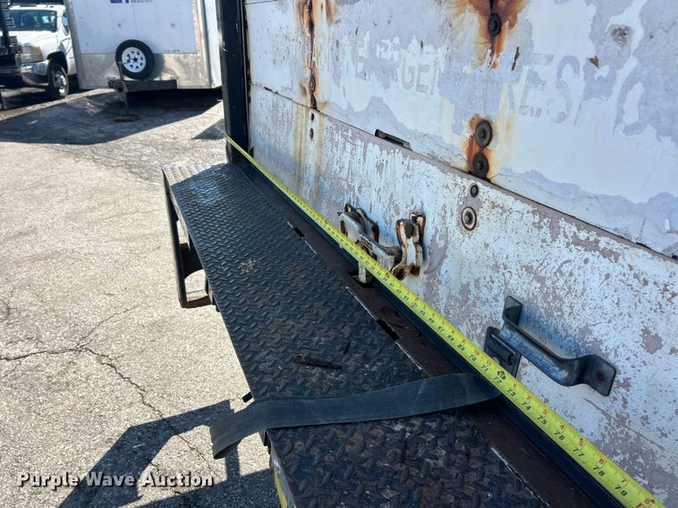 image for item FC5475 2005 Isuzu NPR-HD box truck