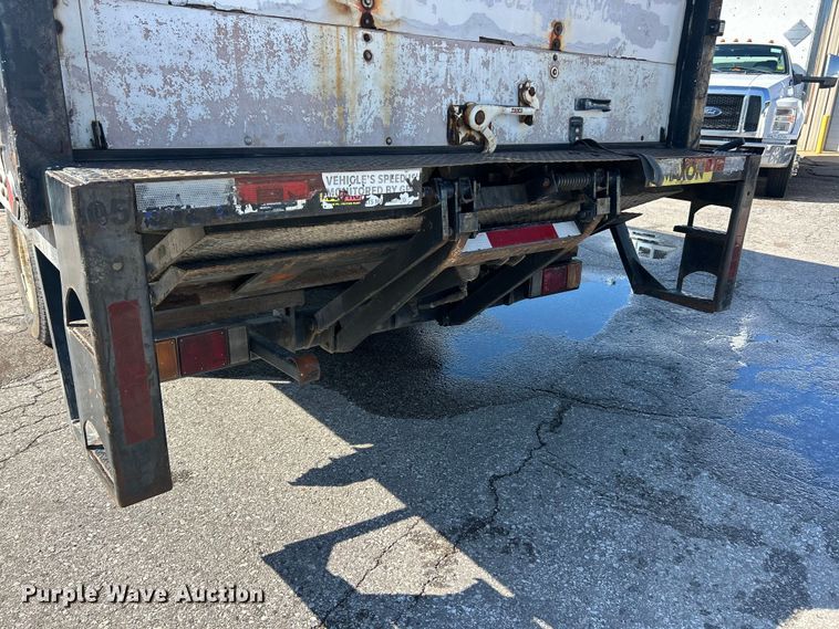 image for item FC5475 2005 Isuzu NPR-HD box truck