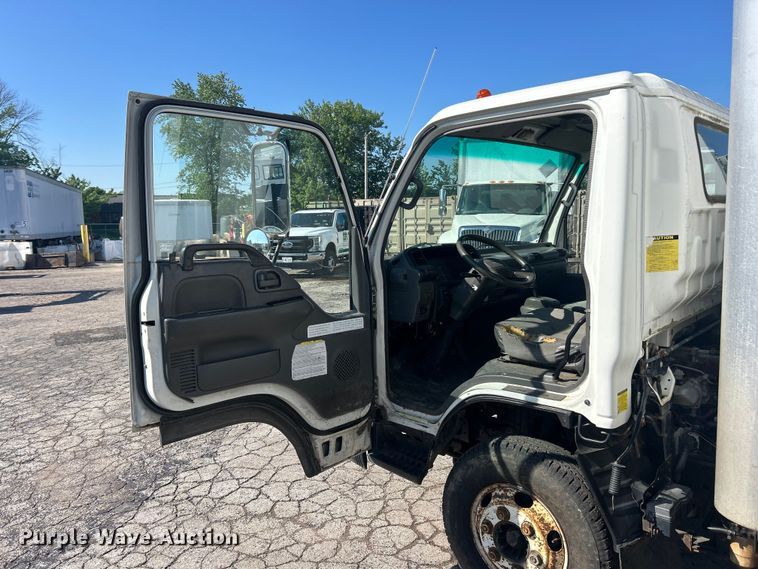 image for item FC5475 2005 Isuzu NPR-HD box truck