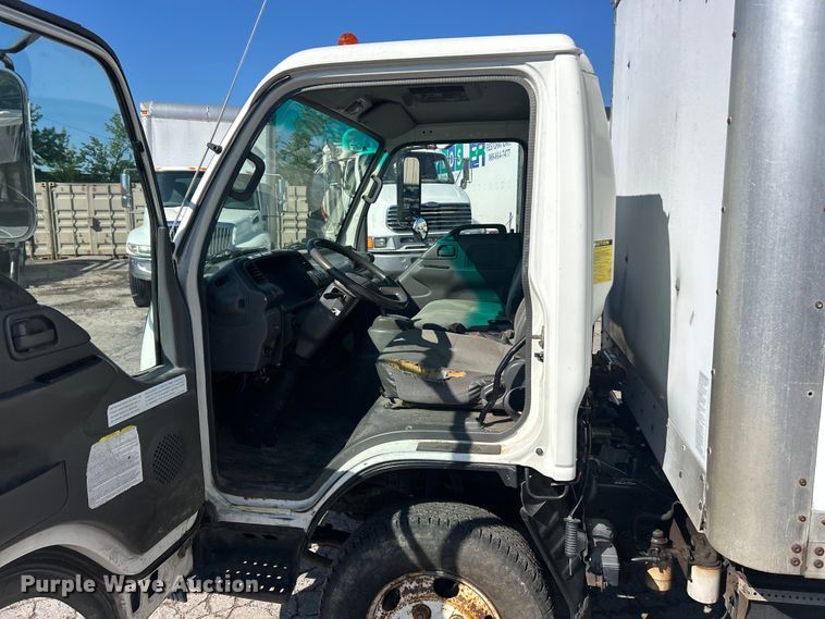 image for item FC5475 2005 Isuzu NPR-HD box truck