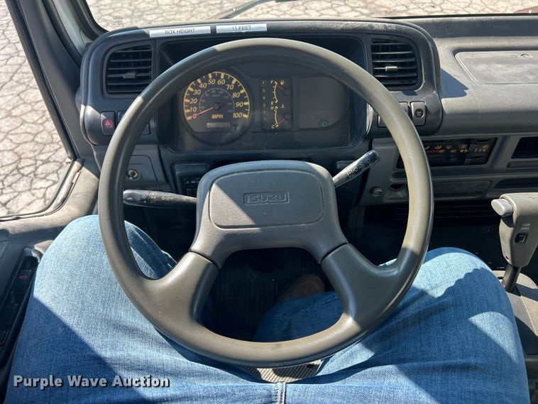 image for item FC5475 2005 Isuzu NPR-HD box truck
