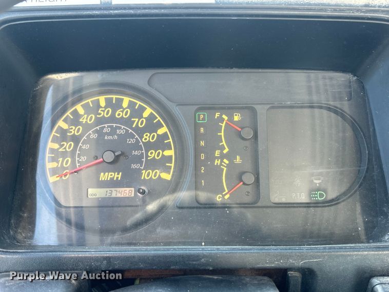 image for item FC5475 2005 Isuzu NPR-HD box truck