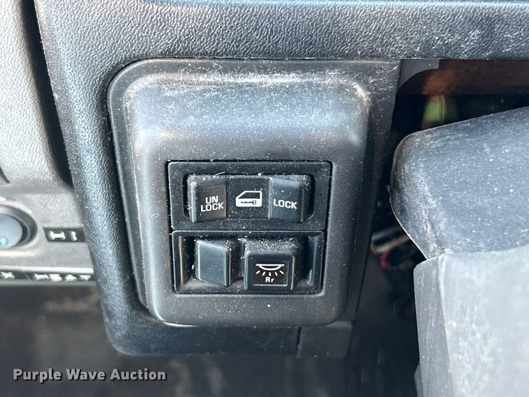 image for item FC5475 2005 Isuzu NPR-HD box truck