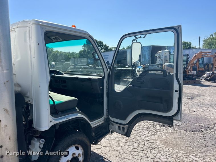 image for item FC5475 2005 Isuzu NPR-HD box truck